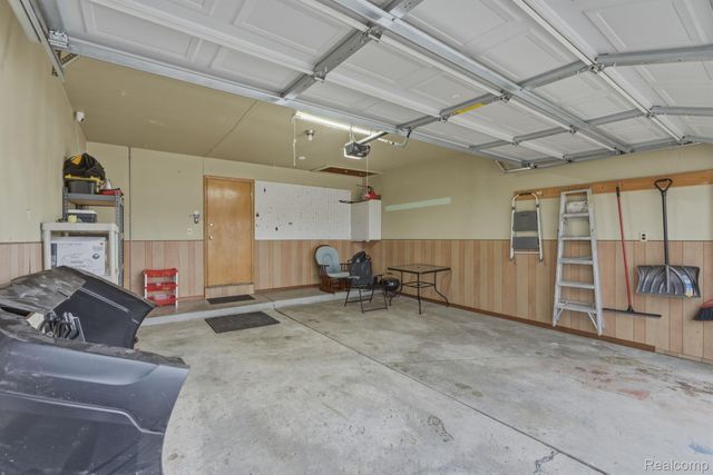 14135 Ivanhoe Drive, Warren, MI 48088