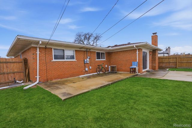 14135 Ivanhoe Drive, Warren, MI 48088