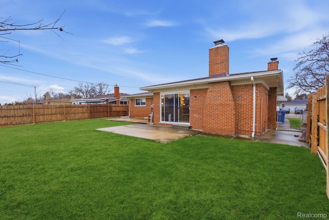 14135 Ivanhoe Drive, Warren, MI 48088