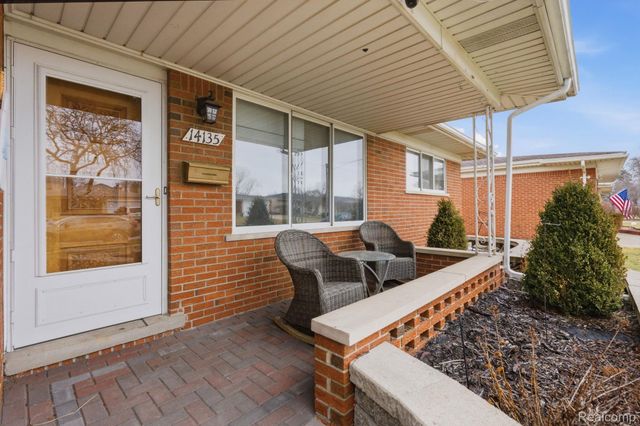 14135 Ivanhoe Drive, Warren, MI 48088
