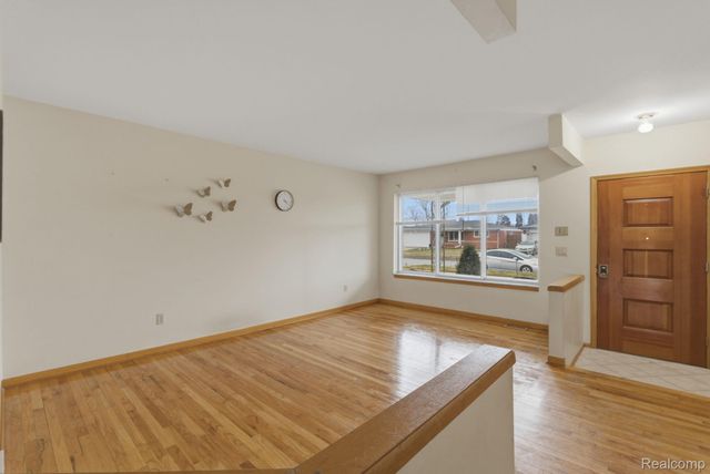 14135 Ivanhoe Drive, Warren, MI 48088