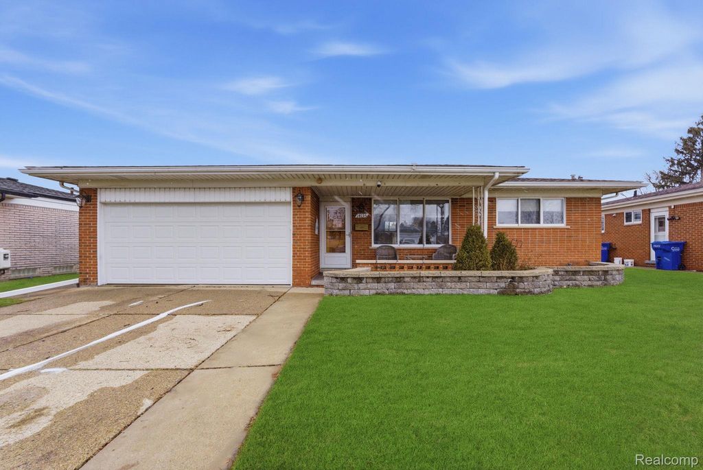 14135 Ivanhoe Drive, Warren, MI 48088