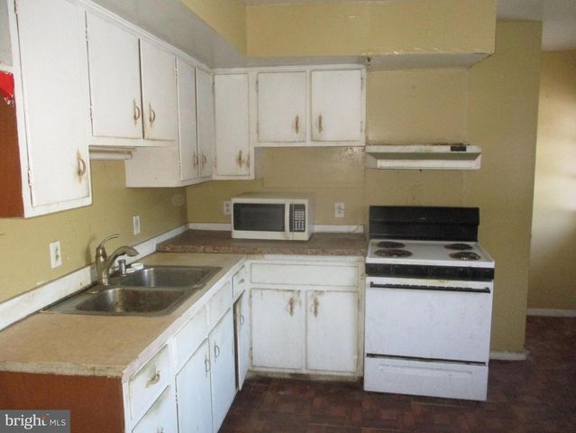 3017 FRENCHTOWN RD, Newark, DE 19702