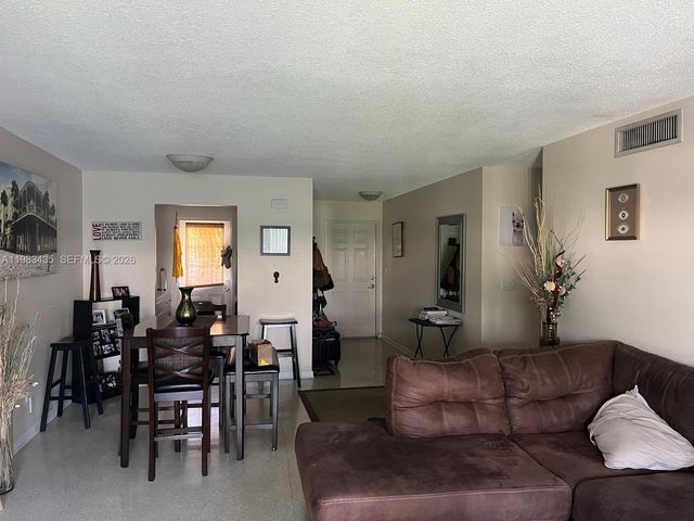 322 N Federal Hwy 233, Deerfield Beach, FL 33441