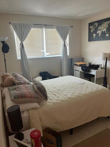 322 N Federal Hwy 233, Deerfield Beach, FL 33441