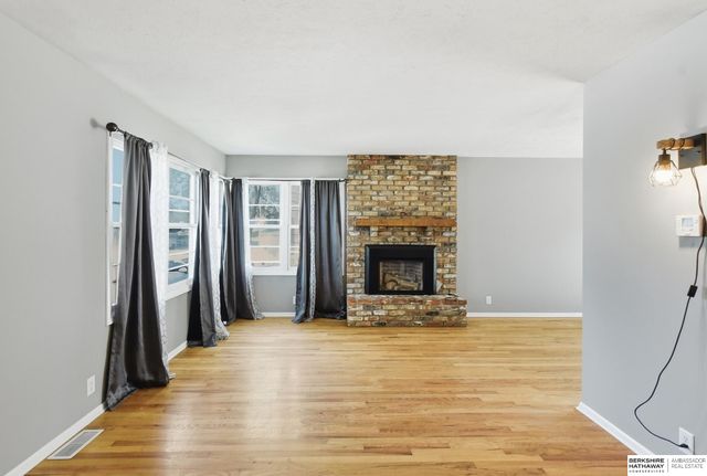 9634 Spaulding Street, Omaha, NE 68134