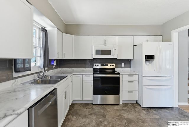 9634 Spaulding Street, Omaha, NE 68134