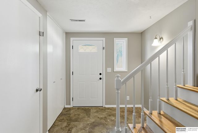 9634 Spaulding Street, Omaha, NE 68134