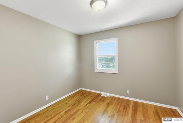 9634 Spaulding Street, Omaha, NE 68134