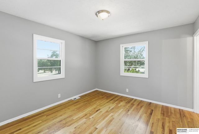 9634 Spaulding Street, Omaha, NE 68134