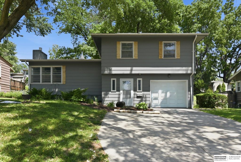 9634 Spaulding Street, Omaha, NE 68134