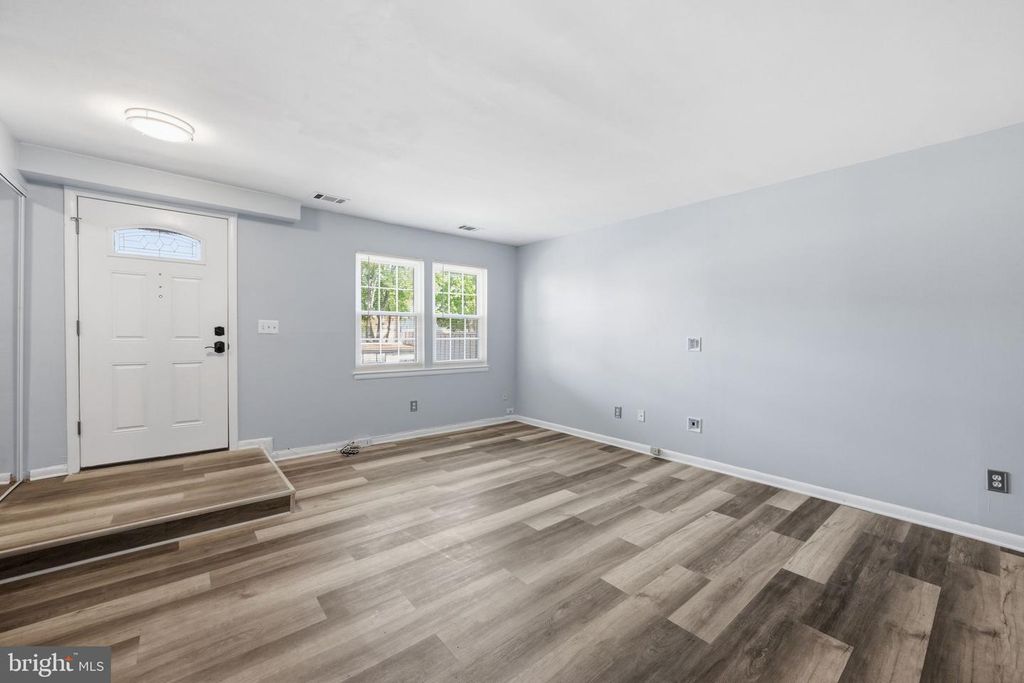 Image 10 of property listing at 11456 FRUITWOOD WAY #95, Germantown, MD 20876
