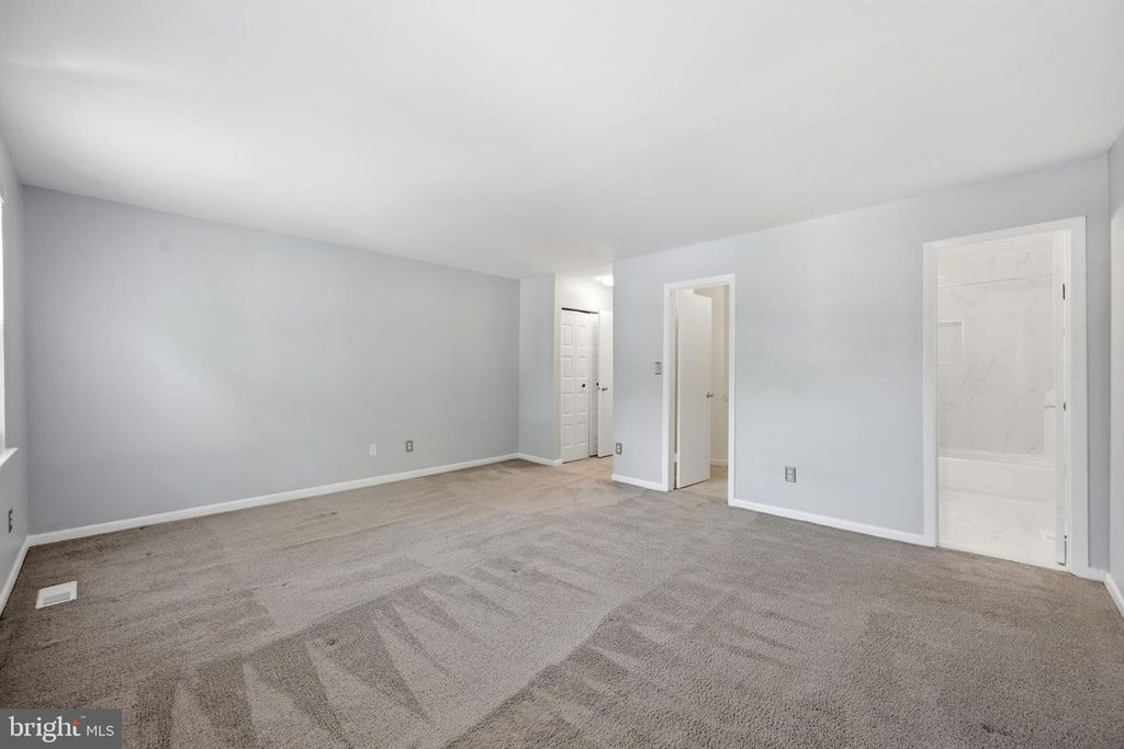 Image 13 of property listing at 11456 FRUITWOOD WAY #95, Germantown, MD 20876