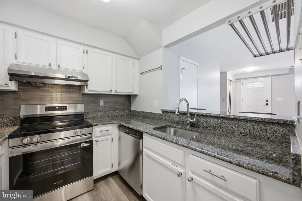Image 5 of property listing at 11456 FRUITWOOD WAY #95, Germantown, MD 20876