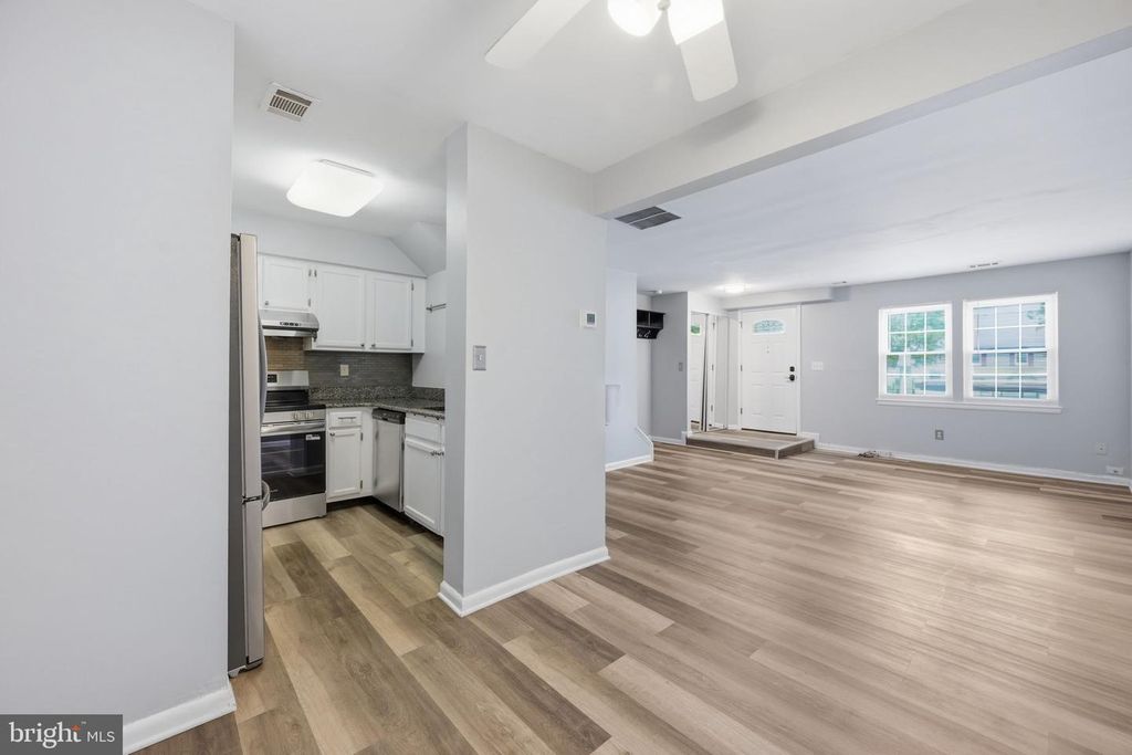 Image 6 of property listing at 11456 FRUITWOOD WAY #95, Germantown, MD 20876