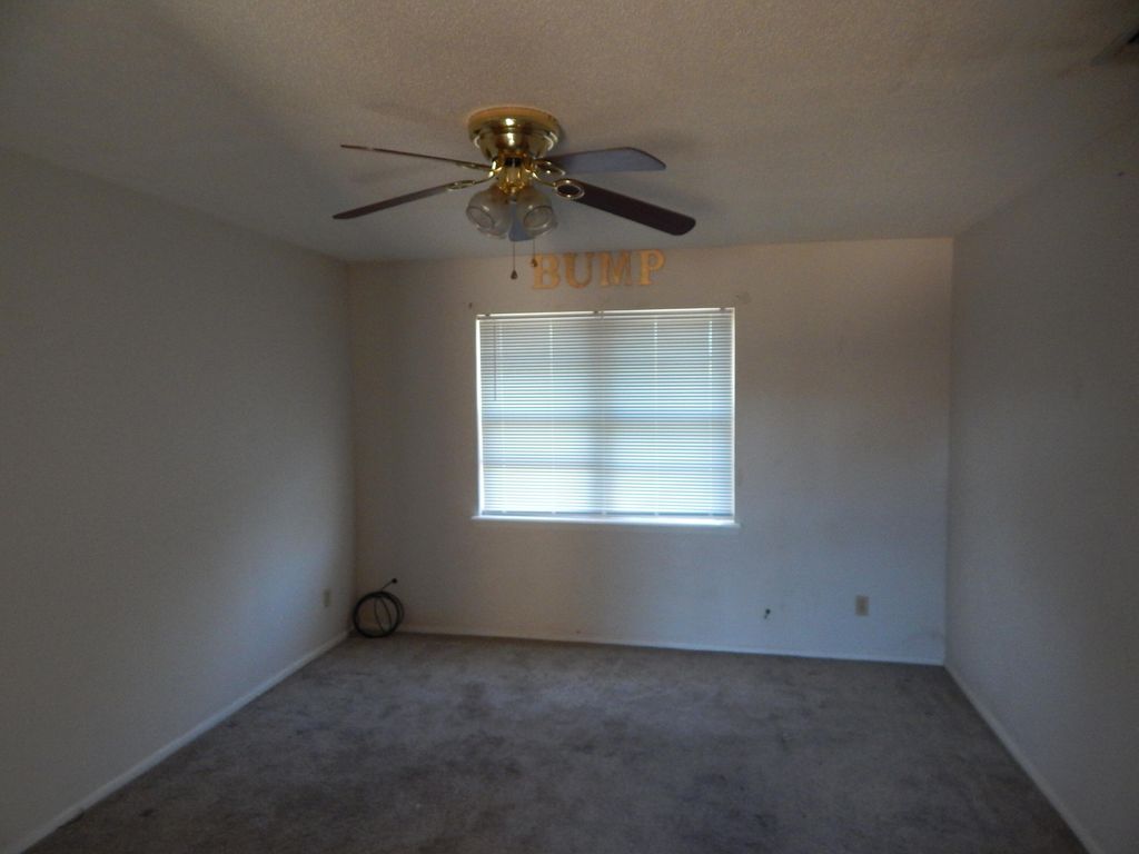 Image 3 of property listing at 822 Stonewall Drive, San Angelo, TX 76905
