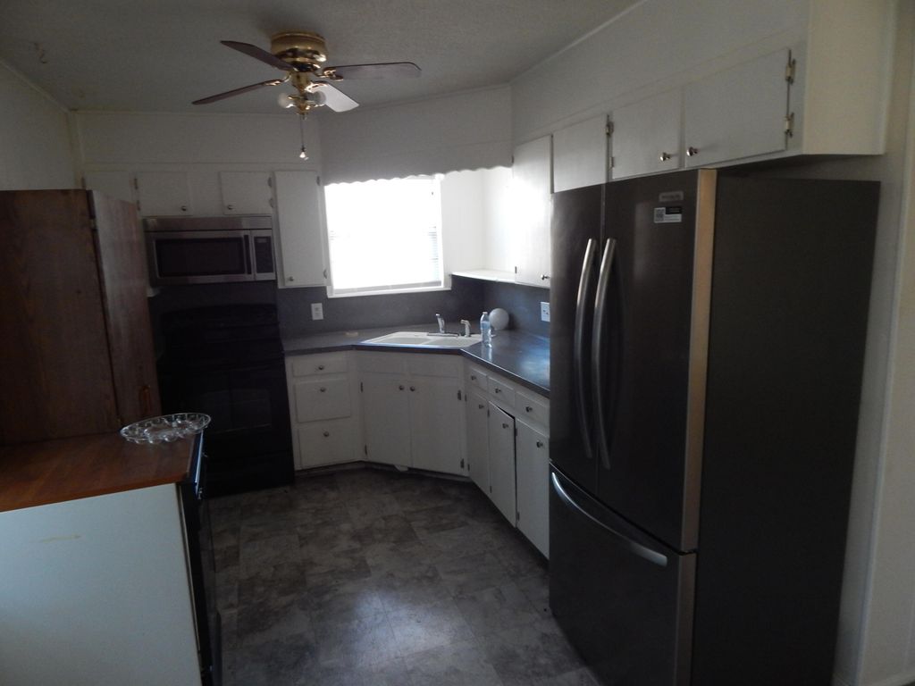 Image 5 of property listing at 822 Stonewall Drive, San Angelo, TX 76905