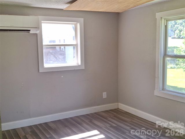2795 Old Henson Cove Road, Canton, NC 28716