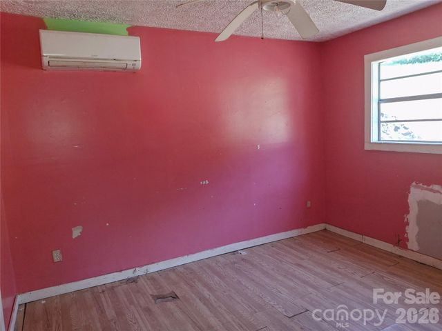 2795 Old Henson Cove Road, Canton, NC 28716