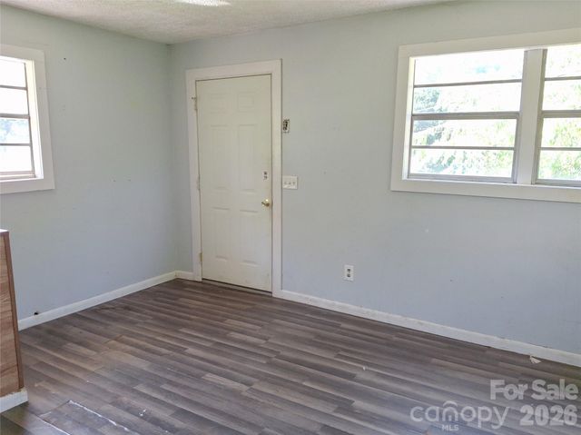 2795 Old Henson Cove Road, Canton, NC 28716