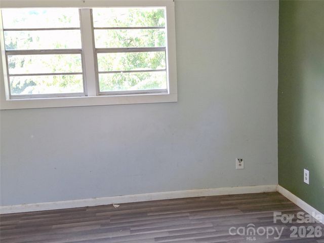 2795 Old Henson Cove Road, Canton, NC 28716