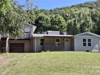 2795 Old Henson Cove Road, Canton, NC 28716
