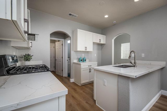 8271 Shay Cir, Stockton, CA 95212