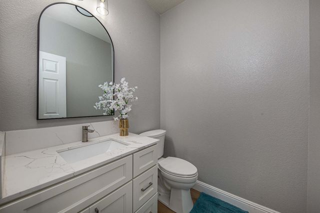 8271 Shay Cir, Stockton, CA 95212