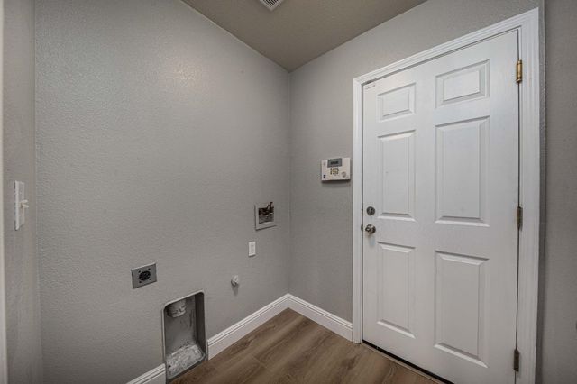 8271 Shay Cir, Stockton, CA 95212