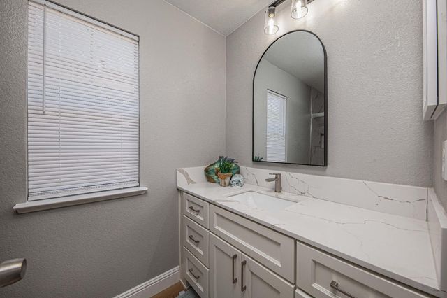 8271 Shay Cir, Stockton, CA 95212