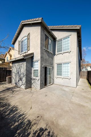 8271 Shay Cir, Stockton, CA 95212