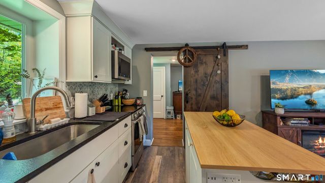 437 Georges Hill Road, Southbury, CT 06488