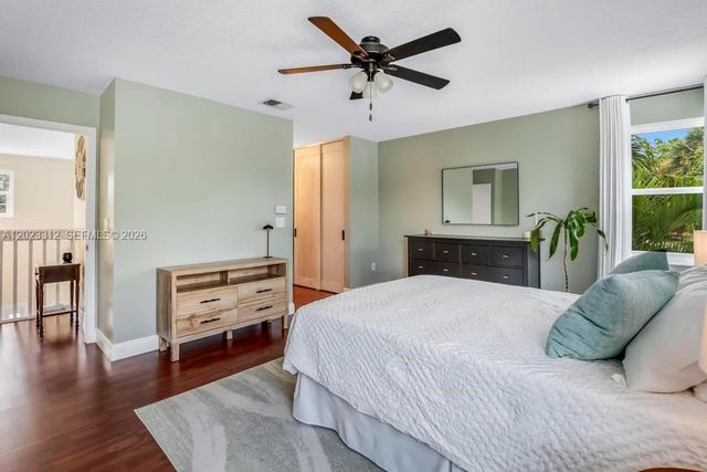 690 NW 159th Ln, Pembroke Pines, FL 33028