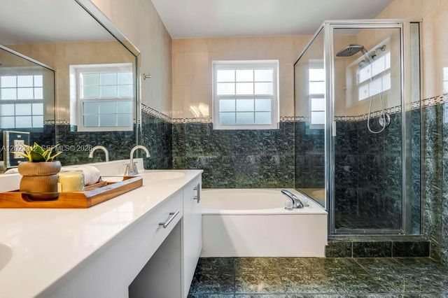 690 NW 159th Ln, Pembroke Pines, FL 33028