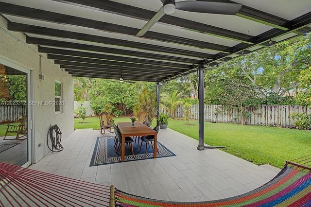 690 NW 159th Ln, Pembroke Pines, FL 33028