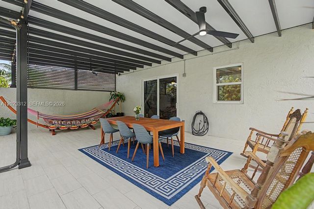 690 NW 159th Ln, Pembroke Pines, FL 33028