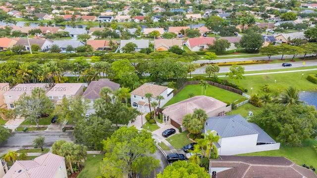 690 NW 159th Ln, Pembroke Pines, FL 33028