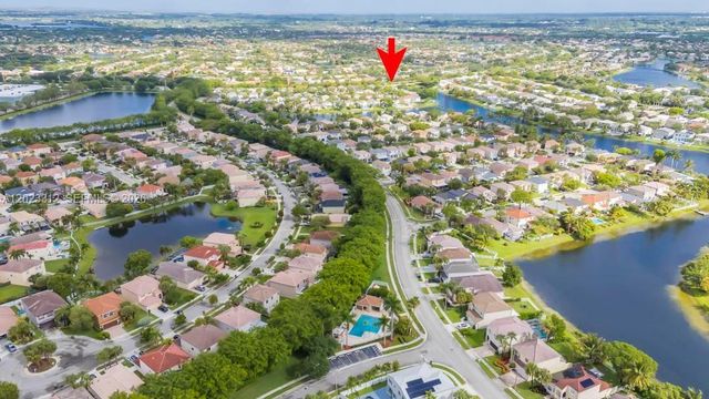 690 NW 159th Ln, Pembroke Pines, FL 33028