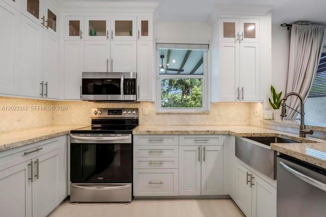 690 NW 159th Ln, Pembroke Pines, FL 33028