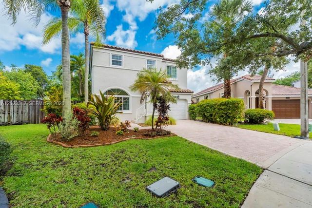 690 NW 159th Ln, Pembroke Pines, FL 33028