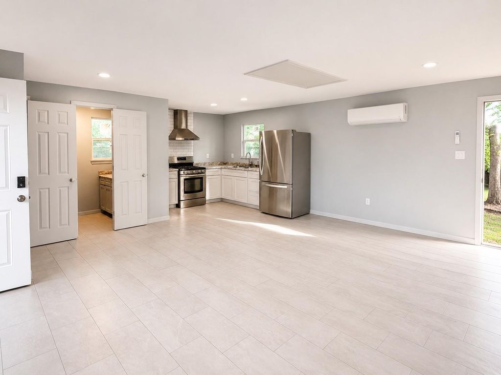 635 Nancy Rose 1, Houston, TX 77015