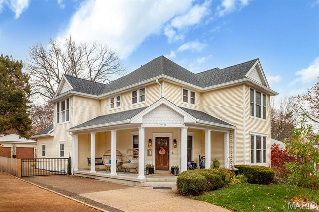 719 Yale Avenue, Webster Groves, MO 63119