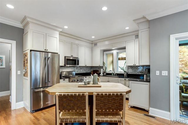 719 Yale Avenue, Webster Groves, MO 63119