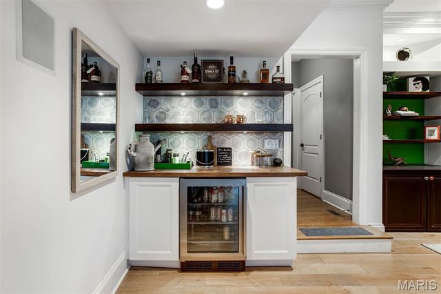 719 Yale Avenue, Webster Groves, MO 63119