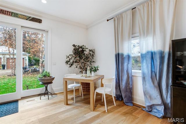 719 Yale Avenue, Webster Groves, MO 63119