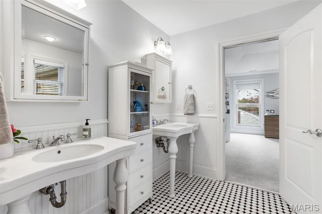 719 Yale Avenue, Webster Groves, MO 63119