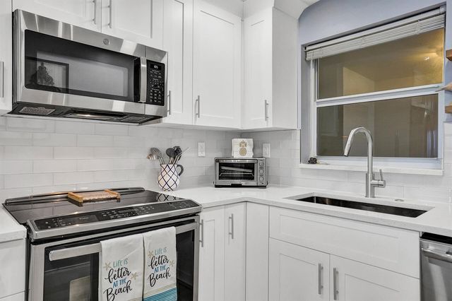 1169 Hillsboro 203, Hillsboro Beach, FL 33062