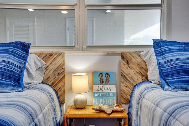 1169 Hillsboro 203, Hillsboro Beach, FL 33062