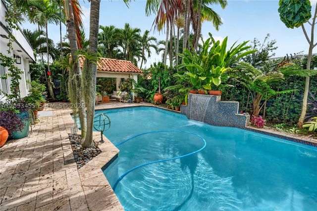 13310 NW 8th St, Miami, FL 33182