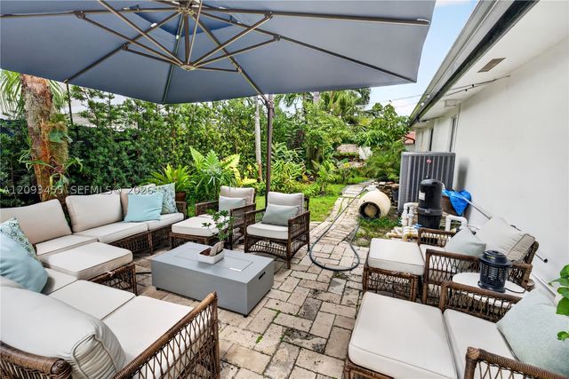 13310 NW 8th St, Miami, FL 33182